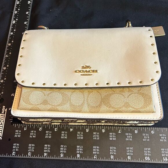Coach Gold and Cream Women's Bag Used 1 time Excellent Condition - Picture 3 of 12